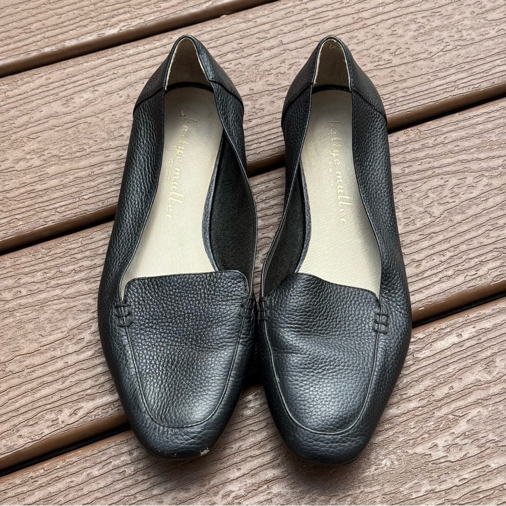 Bettye Muller Women's Black Vali Leather Loafers 9